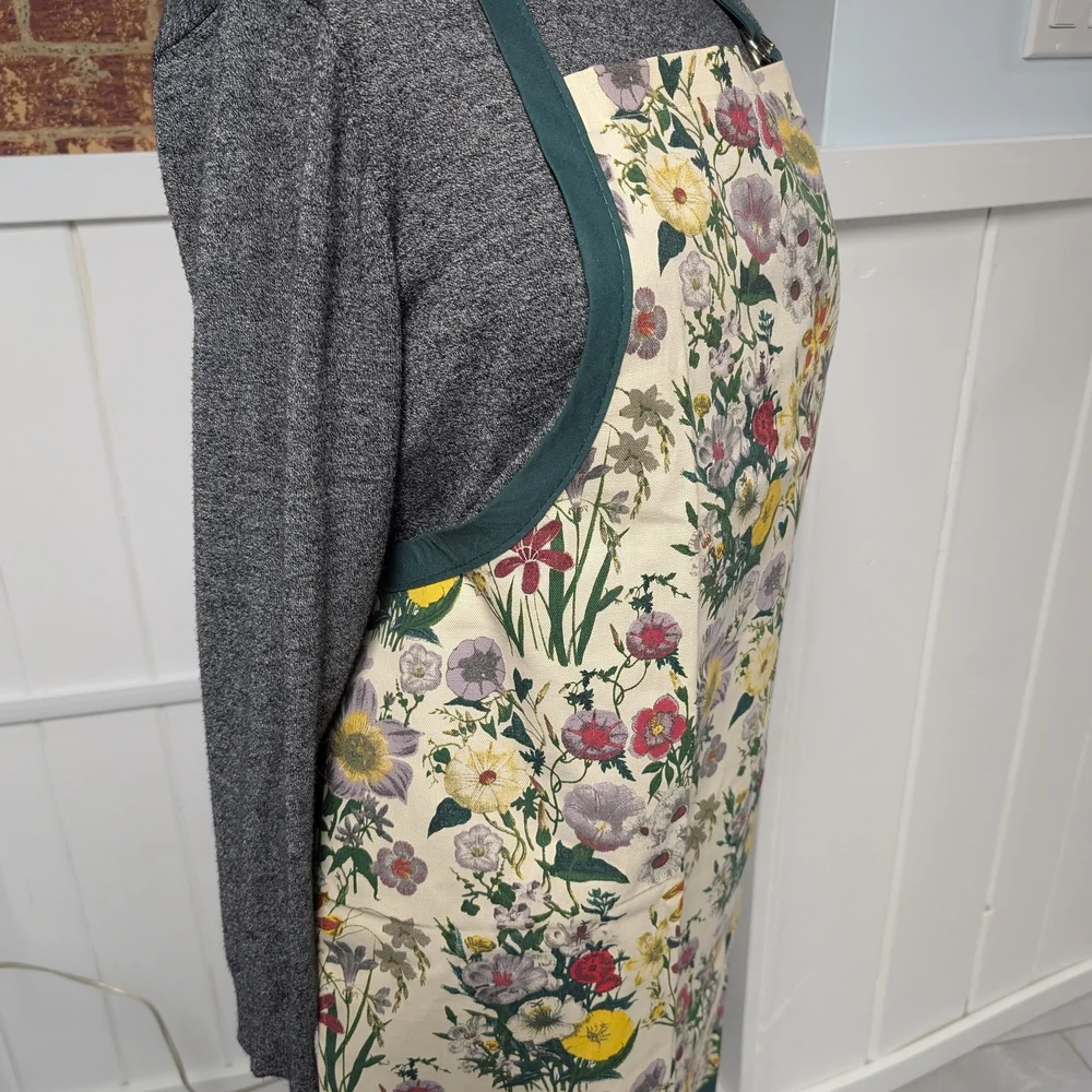 Chic Botanical Apron with Green Straps Smithsonian Institution